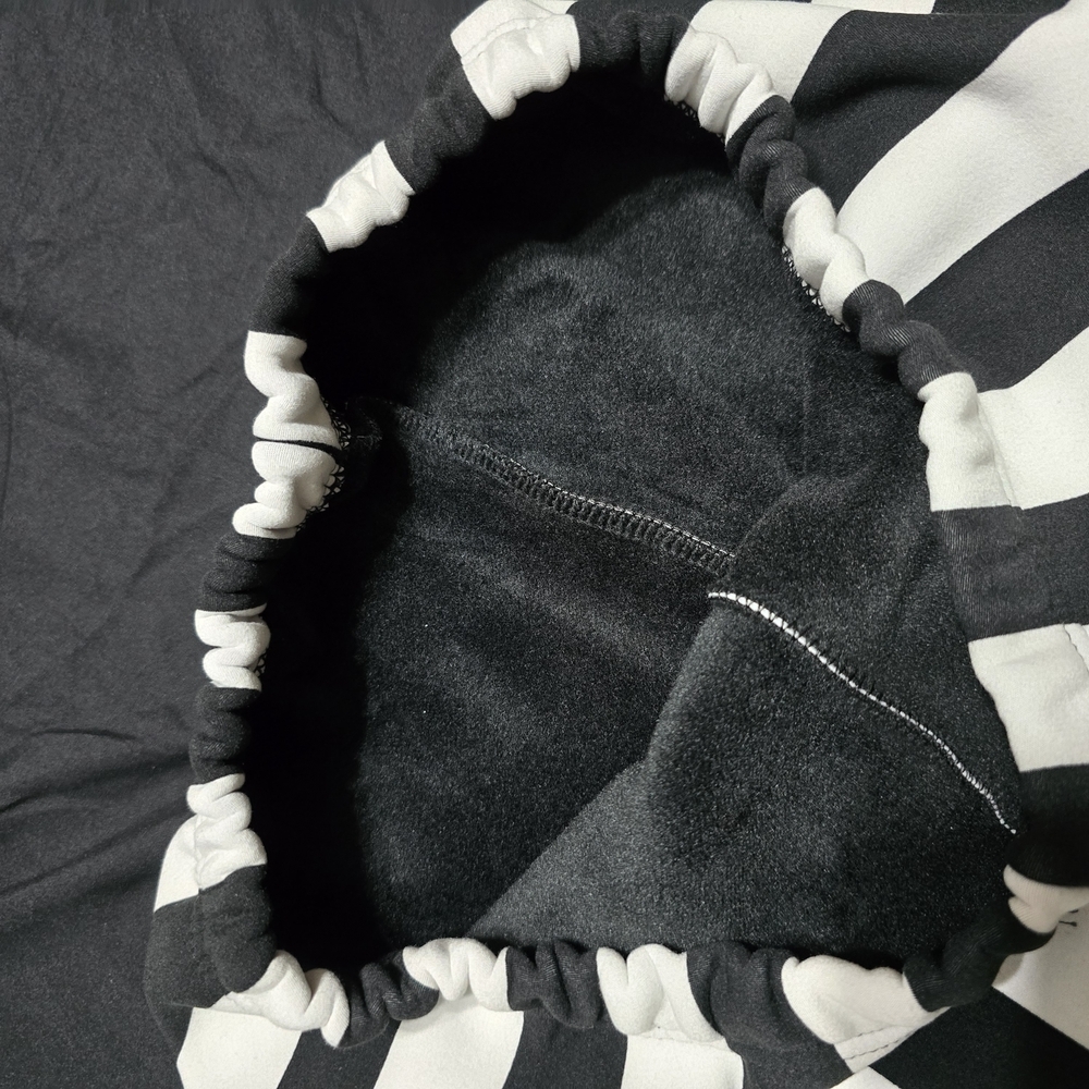 Black and White Striped Leggings, Medium - Picture 4 of 4